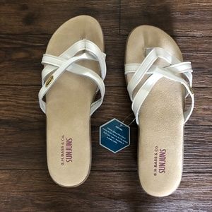 New Women's Bass Sunjun Flip-Flops, White. Size 8
